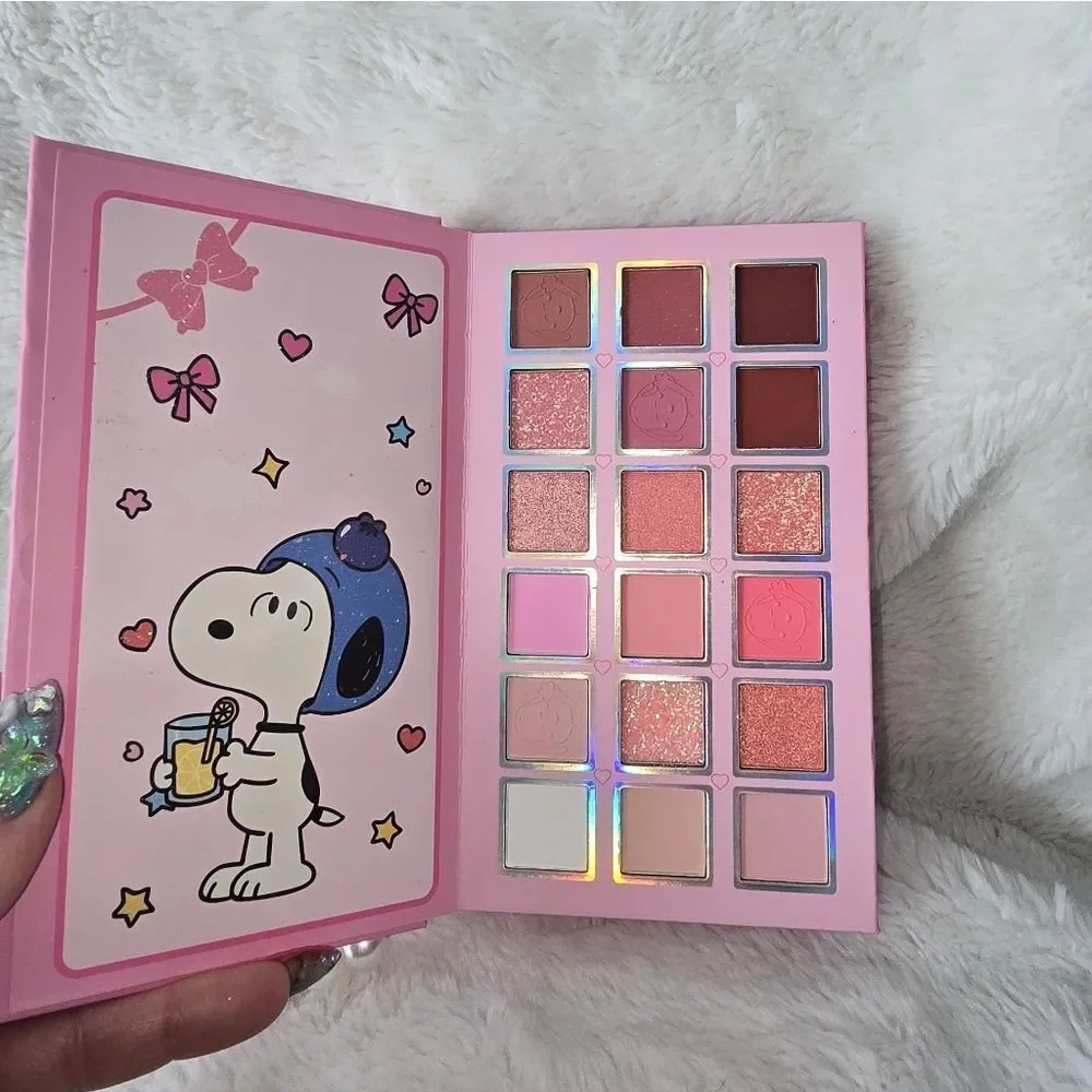 Snoopy Pink Eyeshadow Palette – Cute Pink Shades